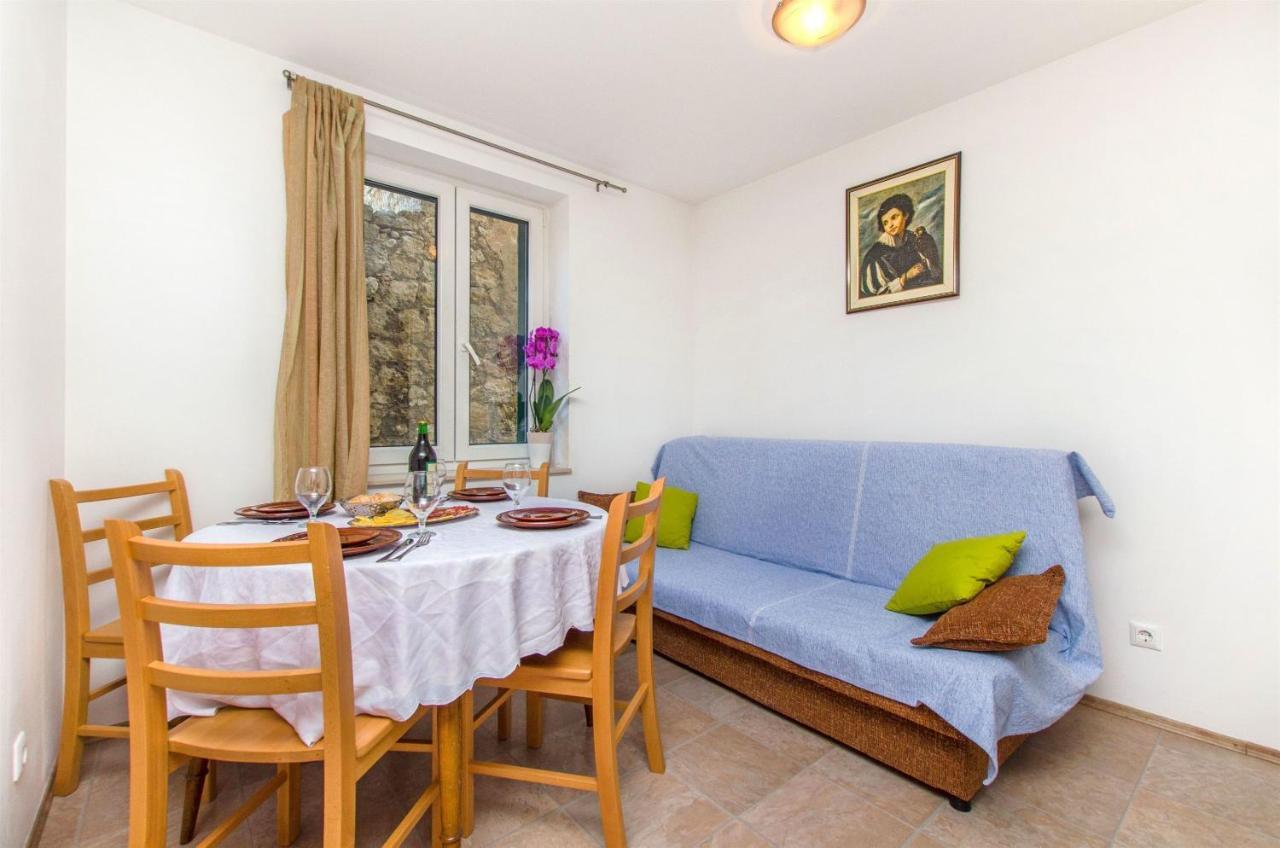 Apartments Mira Omiš Buitenkant foto