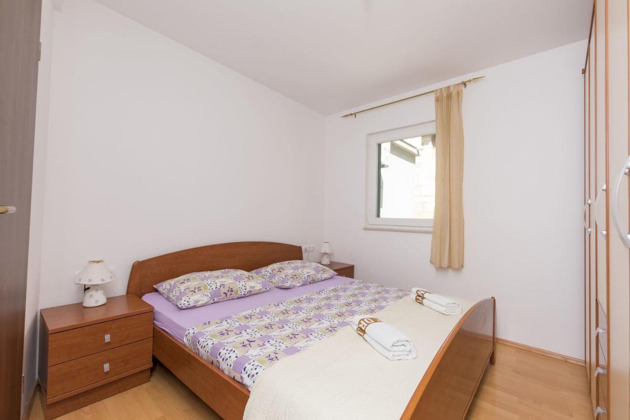 Apartments Mira Omiš Buitenkant foto