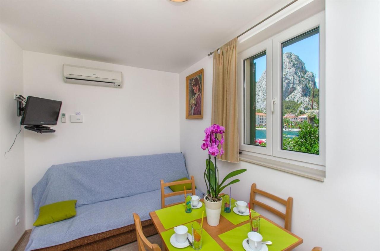 Apartments Mira Omiš Buitenkant foto