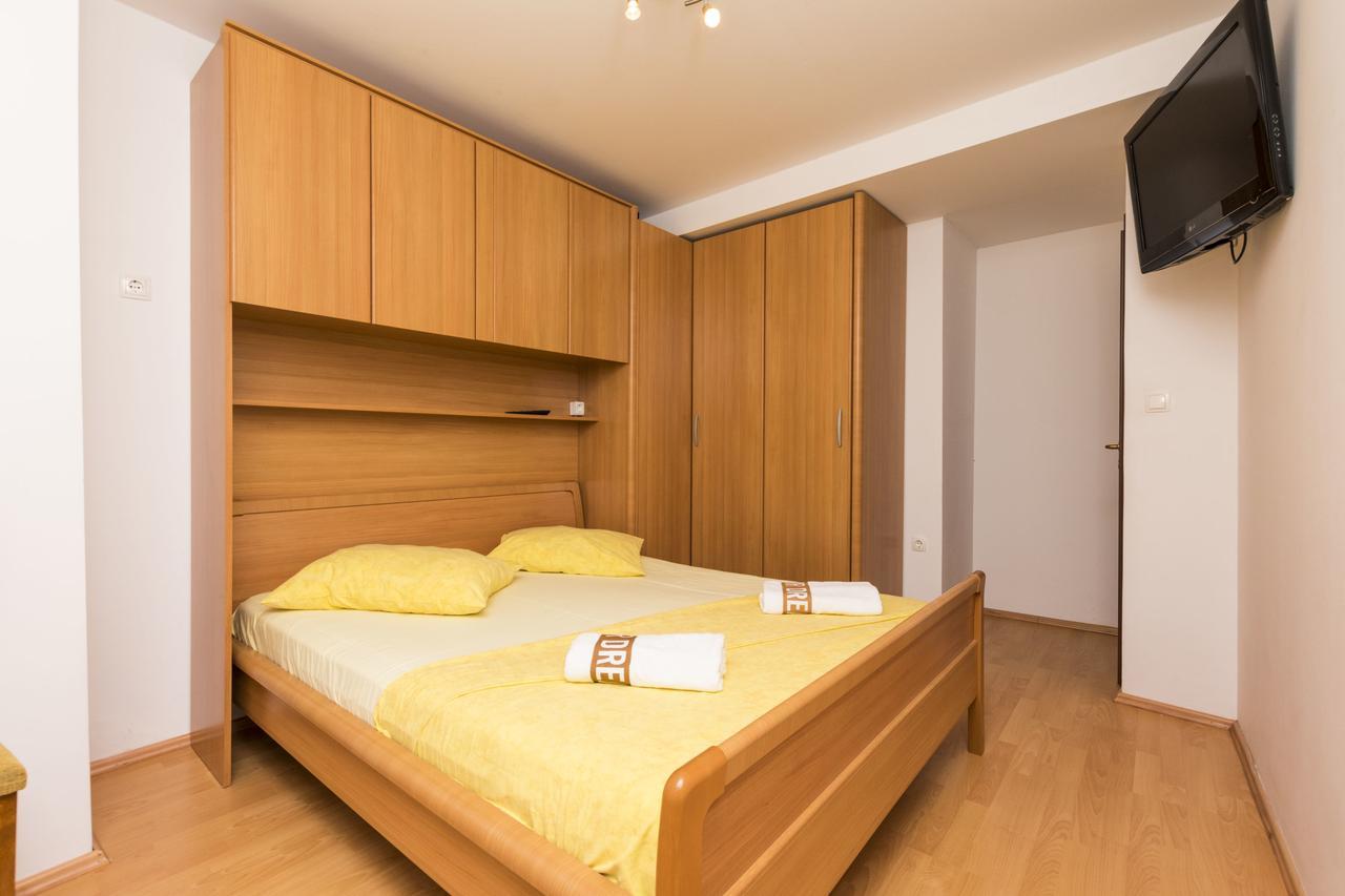 Apartments Mira Omiš Buitenkant foto