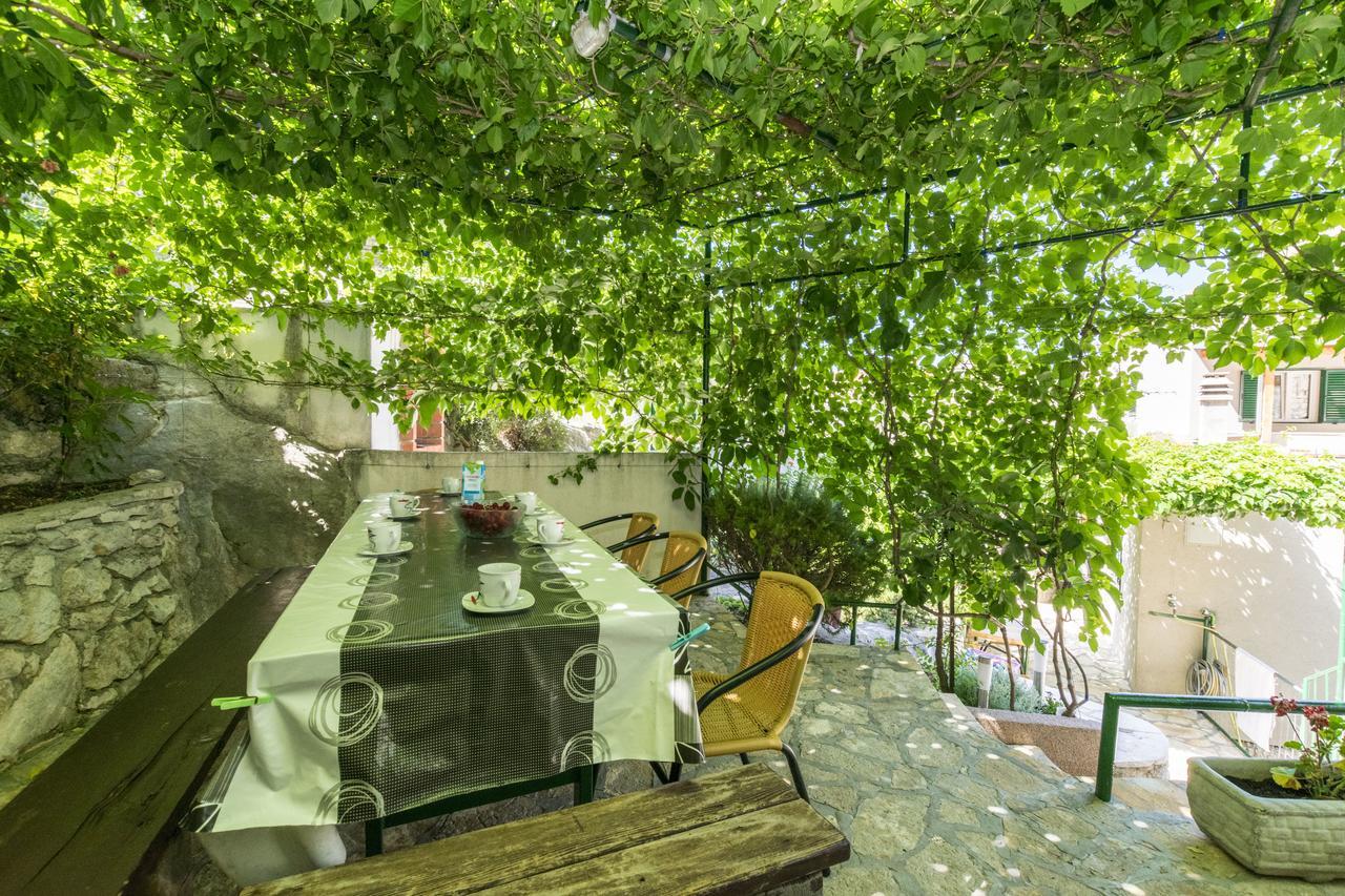 Apartments Mira Omiš Buitenkant foto