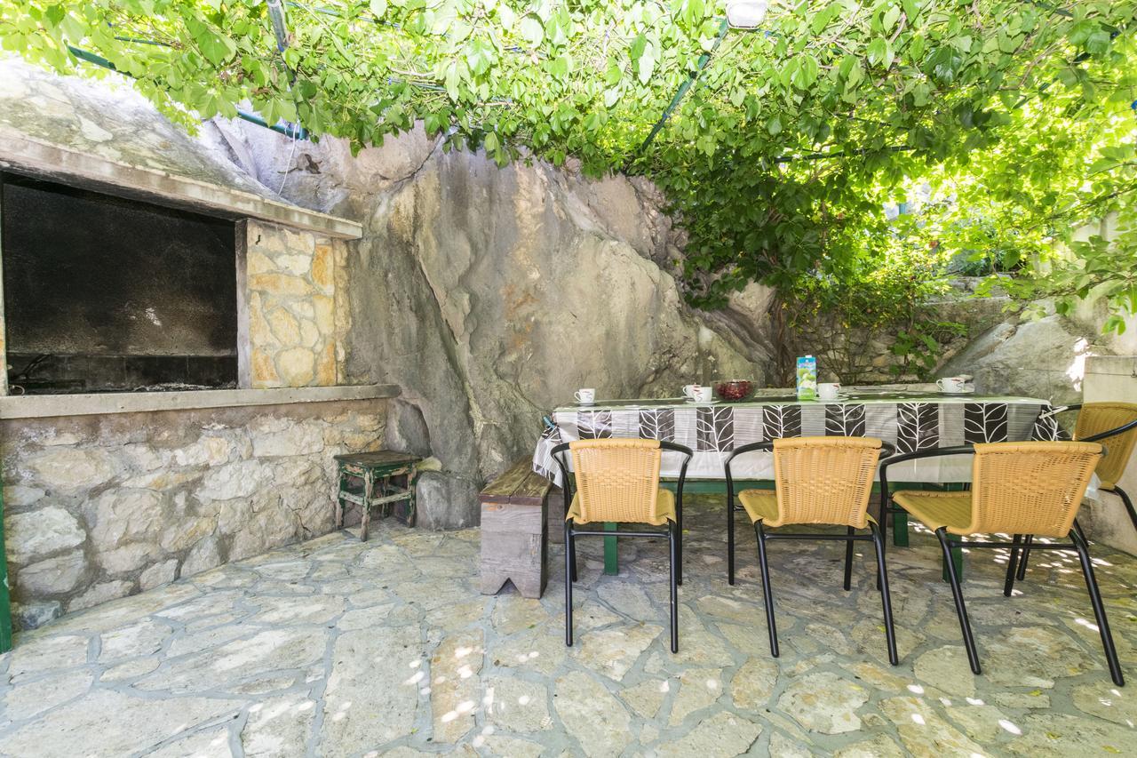 Apartments Mira Omiš Buitenkant foto